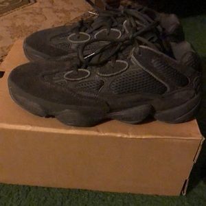 Utility black yezzy 500 size 7.5
